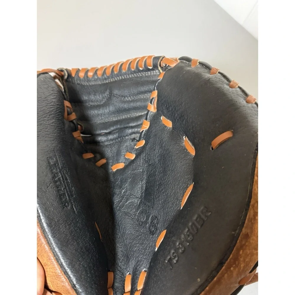 ADIDAS Youth Catcher's Mitt RHT Model TS3150BR Glove GENUINE LEATHER